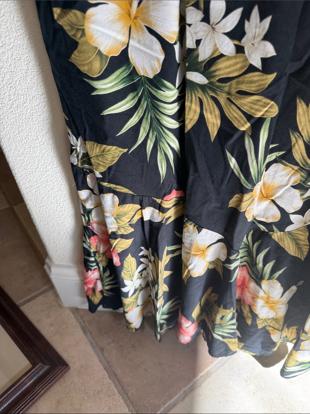 Hibiscus Stephanotis Tea-Length Bias Cut, Bottom Flare Dress Shannon Marie HI - Picture 7 of 9